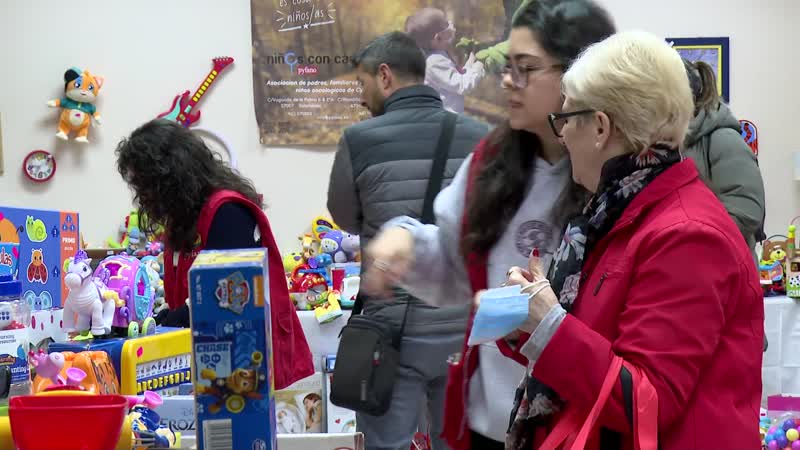 Pyfano abre su mercadillo en busca de fondos para el Centro de Atención Integral al cáncer infantil