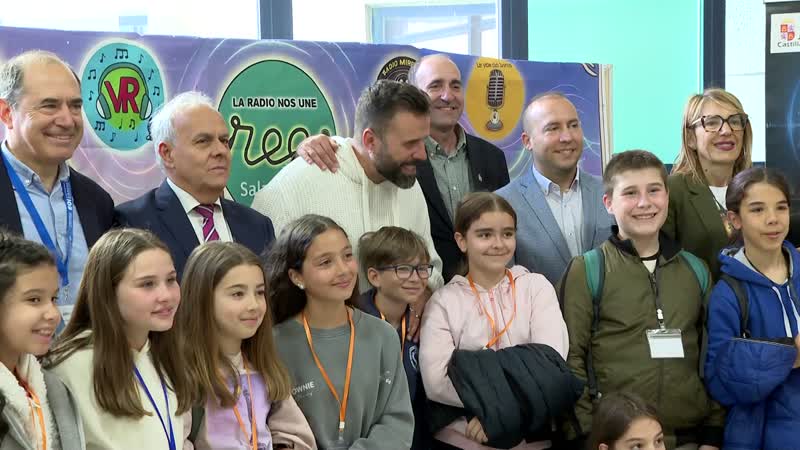Fin de curso de la red de radios escolares con Jimeno como maestro de ceremonias