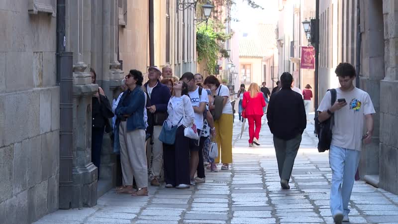 Salmantinos y visitates disfrutan de la jornada de puertas abiertas 