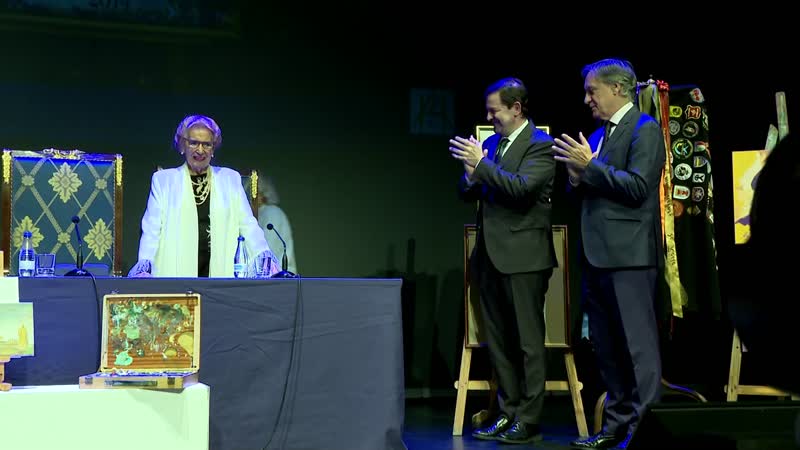 Aluvión de cariño en el homenaje a Pilar Fernández Labrador