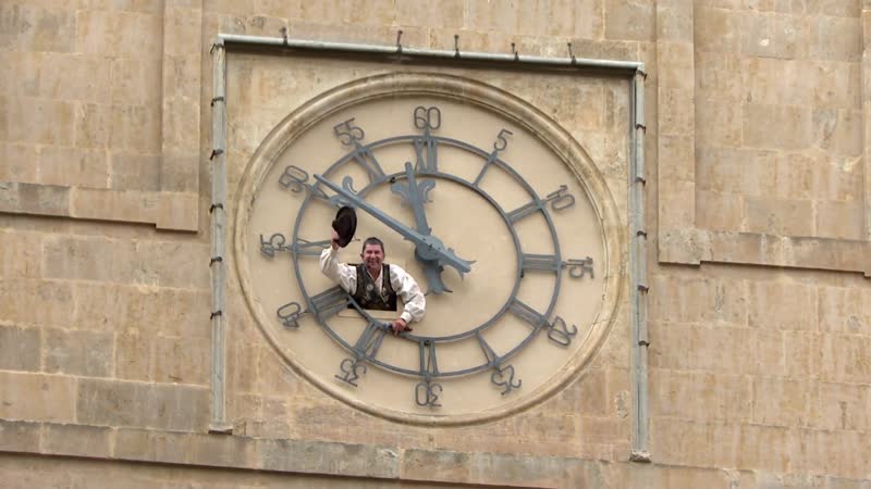 El Mariquelo cumple con la tradición de la subida a la Catedral 