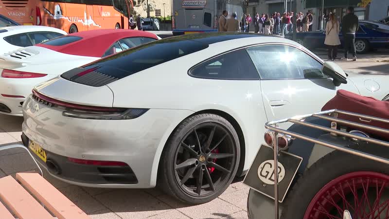 Parada de los deportivos de lujo de Drive España en Salamanca 