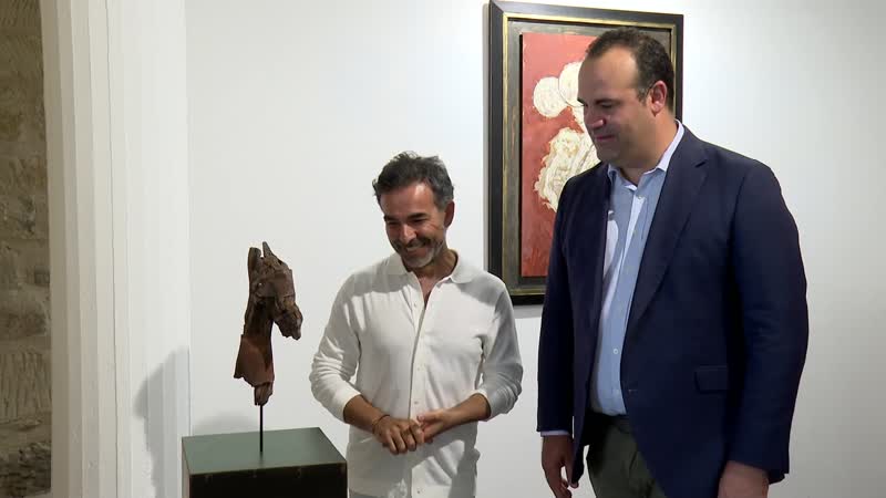Ángel Martín Carreño da vida a la madera de la dehesa