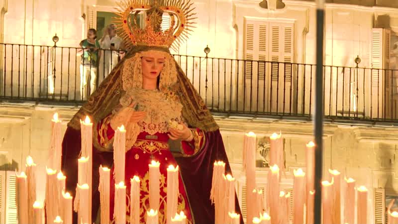 La Semana Santa de Salamanca deslumbra a miles de personas en su procesión extraordinaria