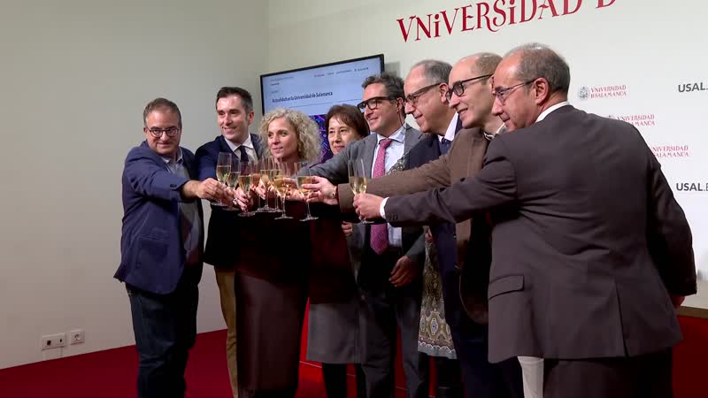 La USAL brinda por su crecimiento sostenible en alumnos 