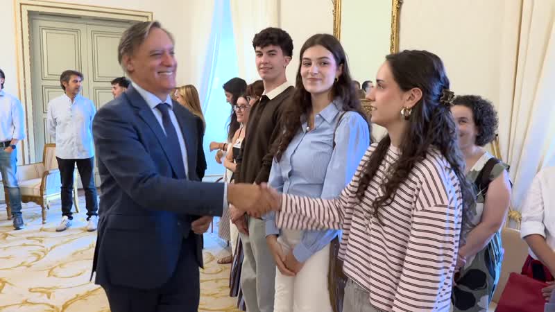 14 alumnos finalizan sus becas de verano en centros de investigación