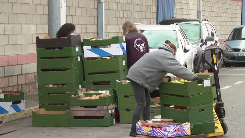 Faltan voluntarios para la gran recogida del Banco de Alimentos