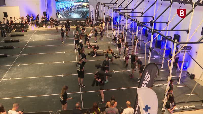 Competición de crossfit con 400 atletas participantes 