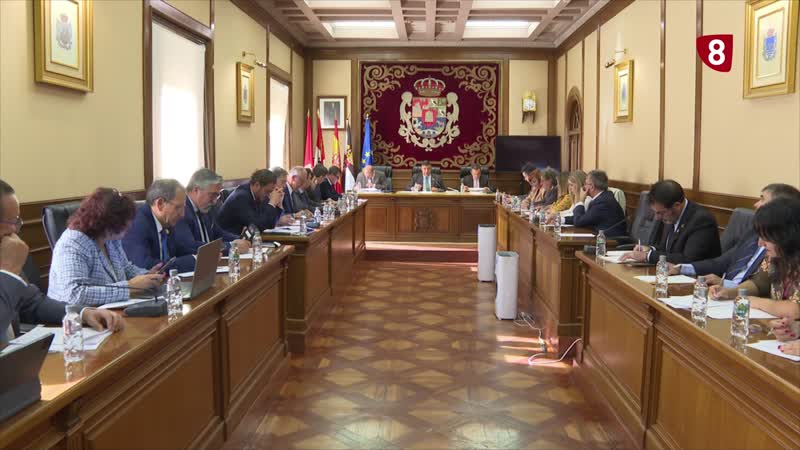Sesión plenaria en la Diputación de Ávila