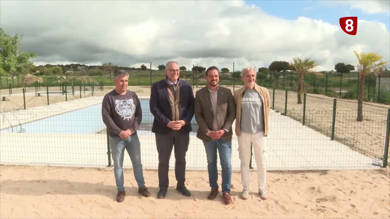 Lana de ovejas para forrar las sombrillas de las futuras piscinas municipales de Martiherrero