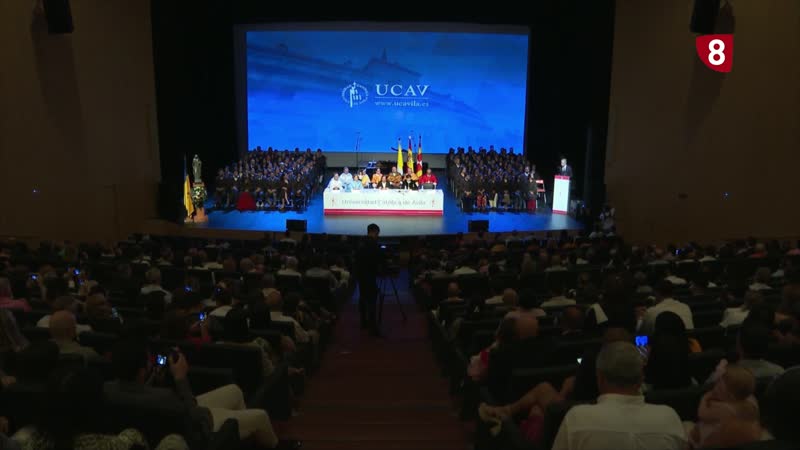 La UCAV celebra la graduación de 250 de sus estudiantes