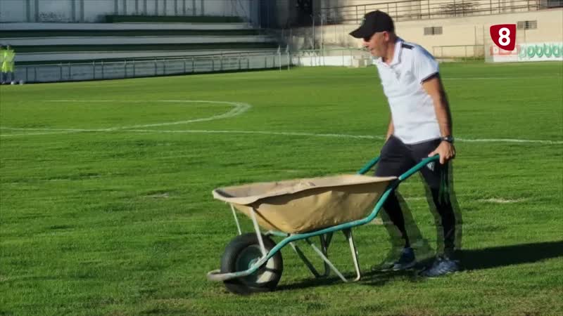 Socavón en el césped del Mancho Ángel Sastre