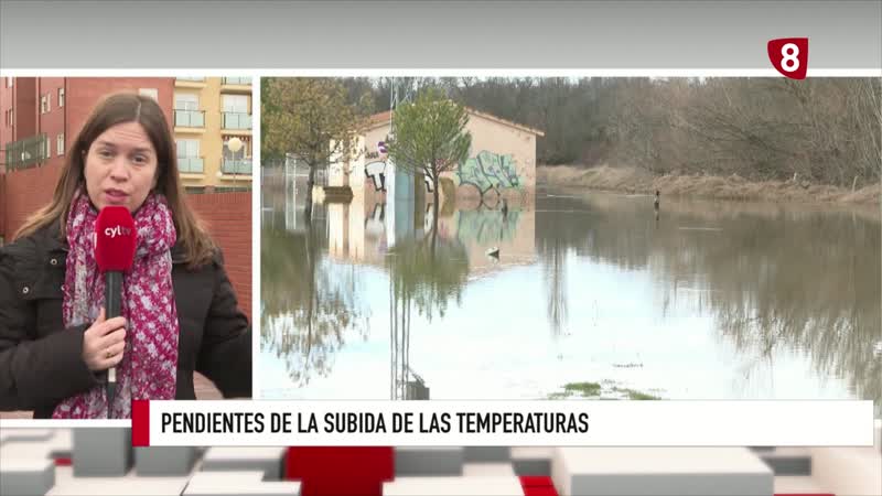 Sacos de arena en las viviendas para evitar que el agua vuelva a inundarlas