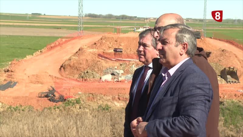 El consejo de Movilidad y Transformación Digital visita el futuro puente sobre el río Valderaduey en Villalpando 