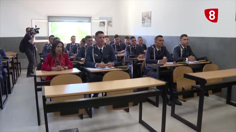 La Ministra de Defensa, Margarita Robles, inaugura el curso en la Academia Básica del Aire