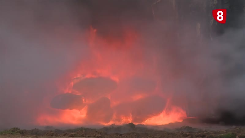Arde una nave con neumáticos en La Bañeza que estaba bajo investigación