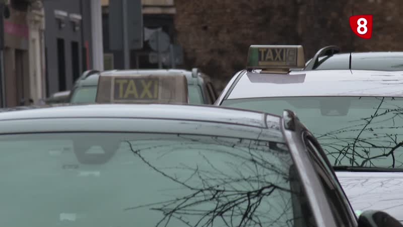 El sector del taxi niega la falta de taxis en León capital y rechaza la nueva ordenanza