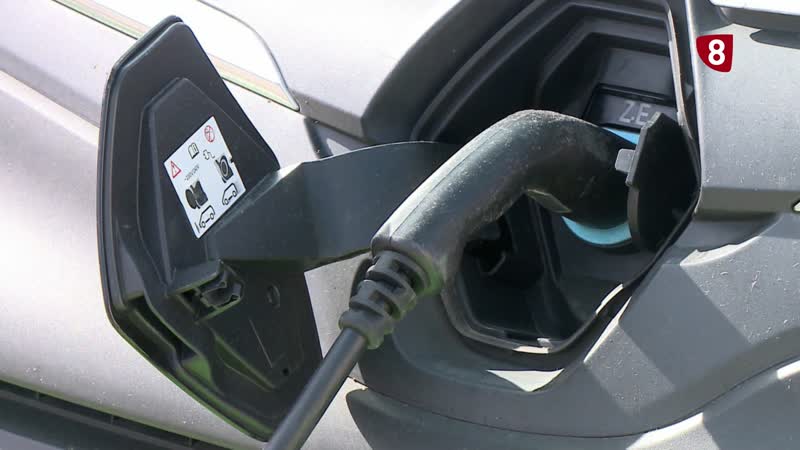 Castilla y León, a la cola de la movilidad sostenible: coches viejos y pocas etiquetas ECO