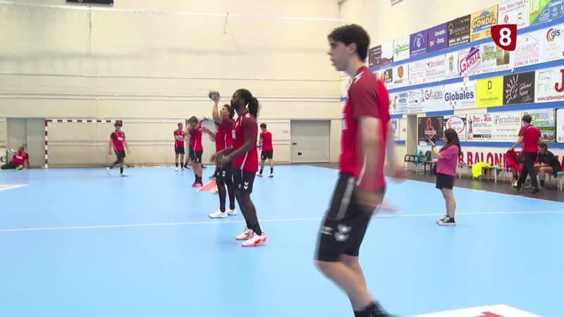 Primer partido oficial de la temporada ante los aficionados