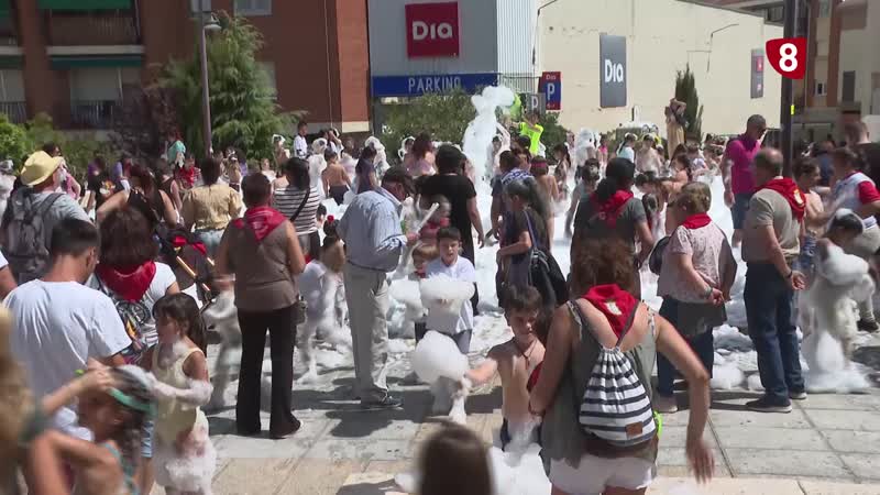 Cuéllar celebra su fiesta de la espuma para los niños