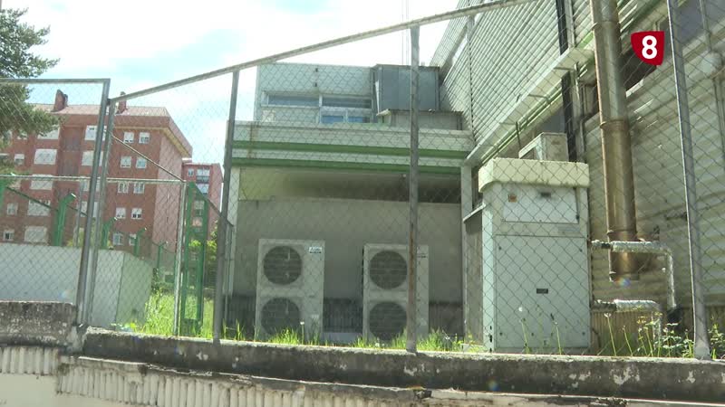La asociación de industriales del mercado municipal pide un acceso seguro al tejado