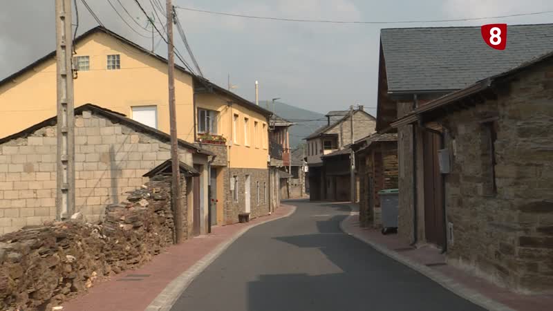 El fuego al lado de las casas