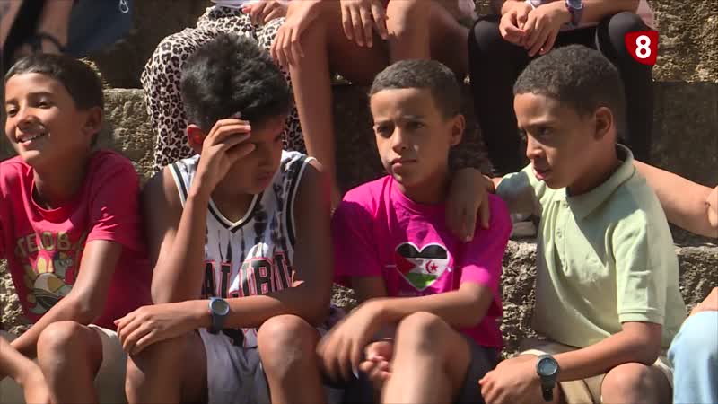 Ponferrada ha recibido a los 17 niños y niñas saharauis que pasarán los meses de verano con sus familias de acogida dentro del programa Vacaciones en Paz