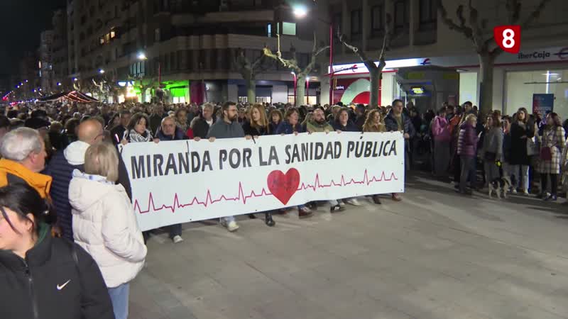 Histórica manifestación en Miranda en defensa de su hospital
