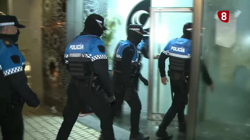 Operativo policial en la calle Briviesca