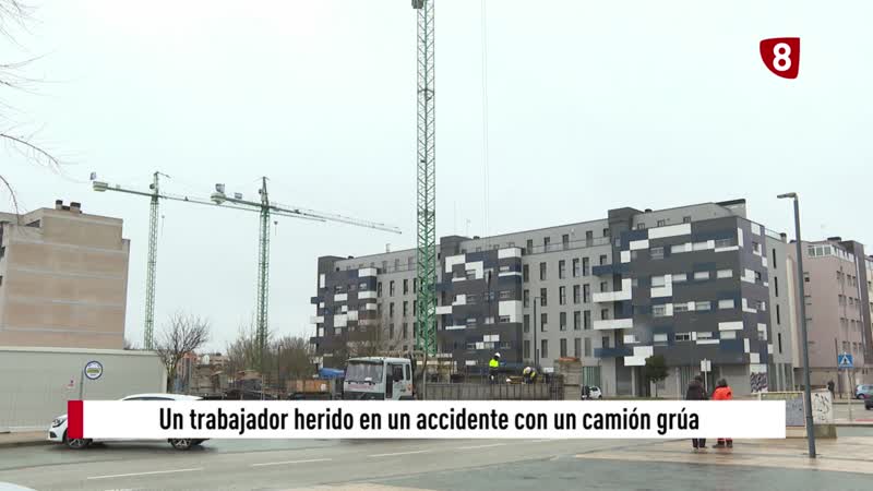 Herido tras caer de un péndulo y golpearle un autobús