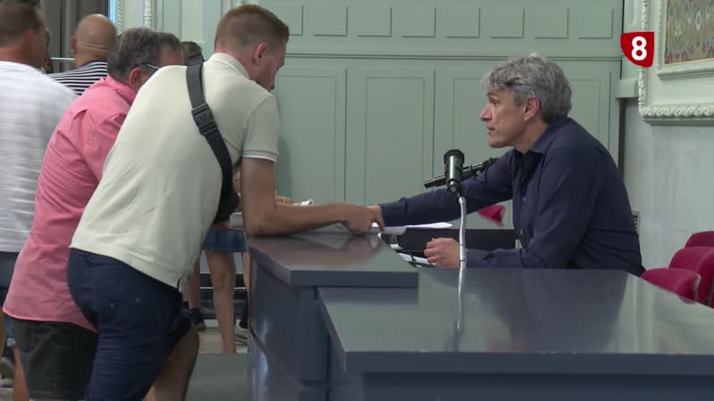 Contactos de última hora para intentar salvar las barracas