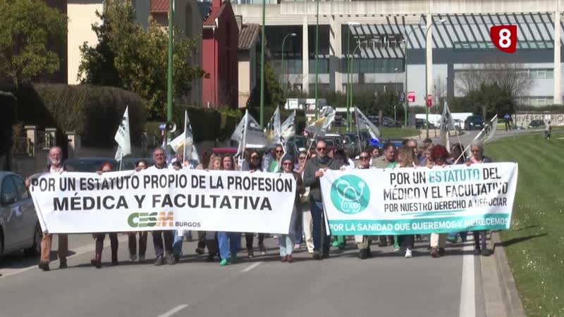 Los médicos mantienen el pulso