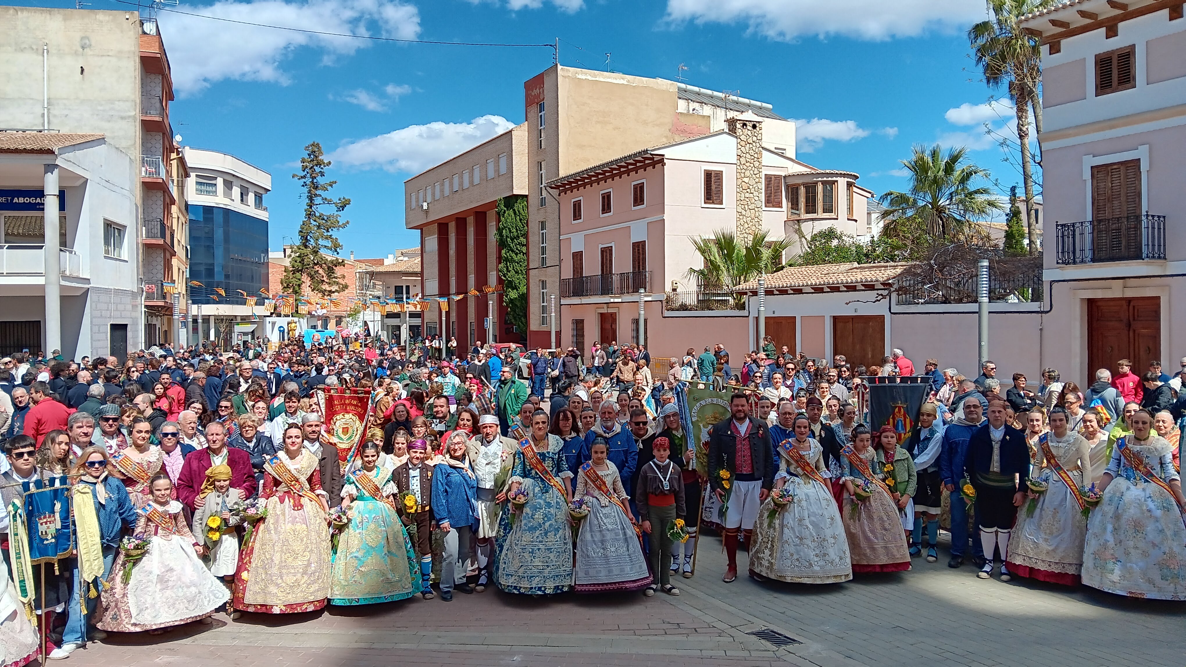 Turís quema sus fallas tras la rebaja del nivel de emergencia por probabilidad de incendio