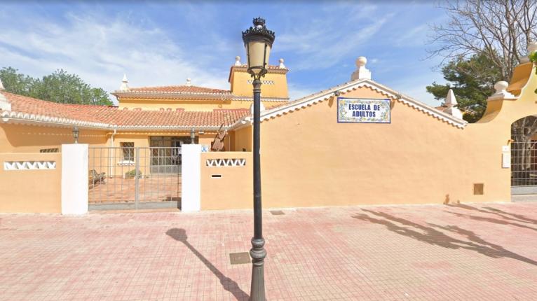 El centro de formación de personas adultas de Chiva impulsa la mejora docente con tres movilidades Erasmus+