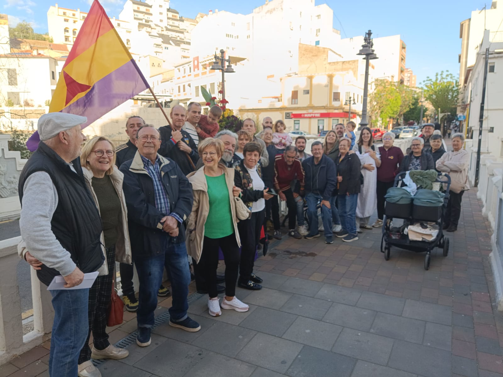 Esquerra Unida y el Partido Comunista de España de Buñol organizan un acto por el 95 aniversario de la proclamación de la II República Española