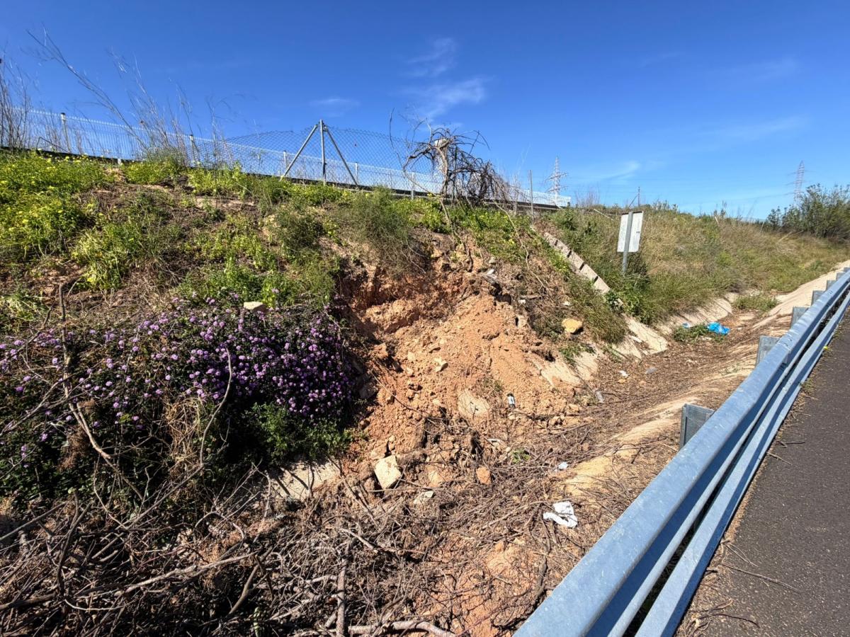 La Generalitat inicia en Torrent la restauración del entorno de la CV-33 afectado por la dana tras la reconstrucción del puente del barranco del Poyo