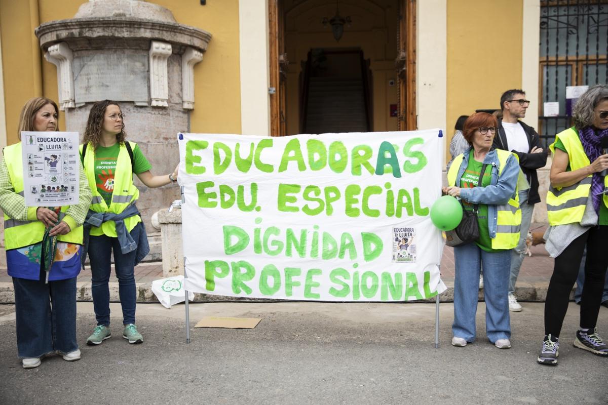 El Ayuntamiento de Cheste respalda las reivindicaciones de las educadoras de educación especial y la enseñanza pública