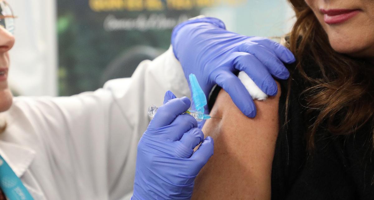 Sanidad administra cerca de 1,2 millones de vacunas frente a la gripe en la Comunitat Valenciana