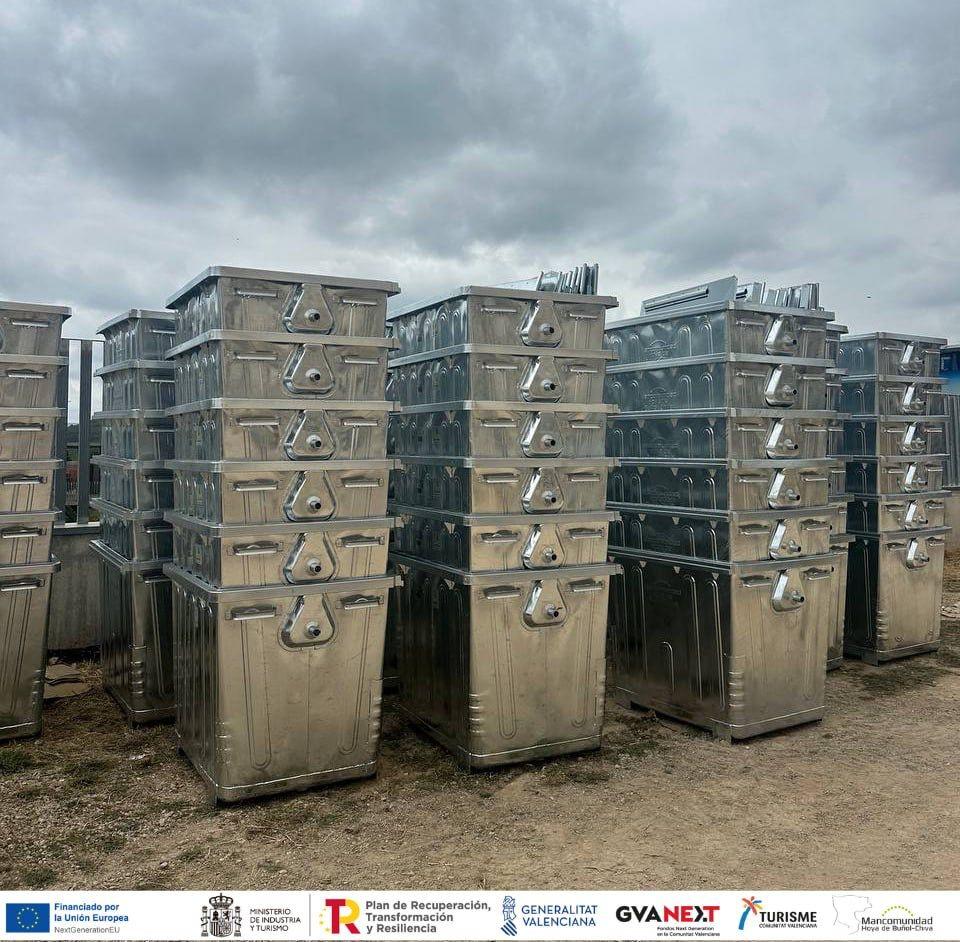 La Mancomunidad Hoya de Buñol Chiva distribuye 220 contenedores ignífugos entre los ayuntamientos de la comarca