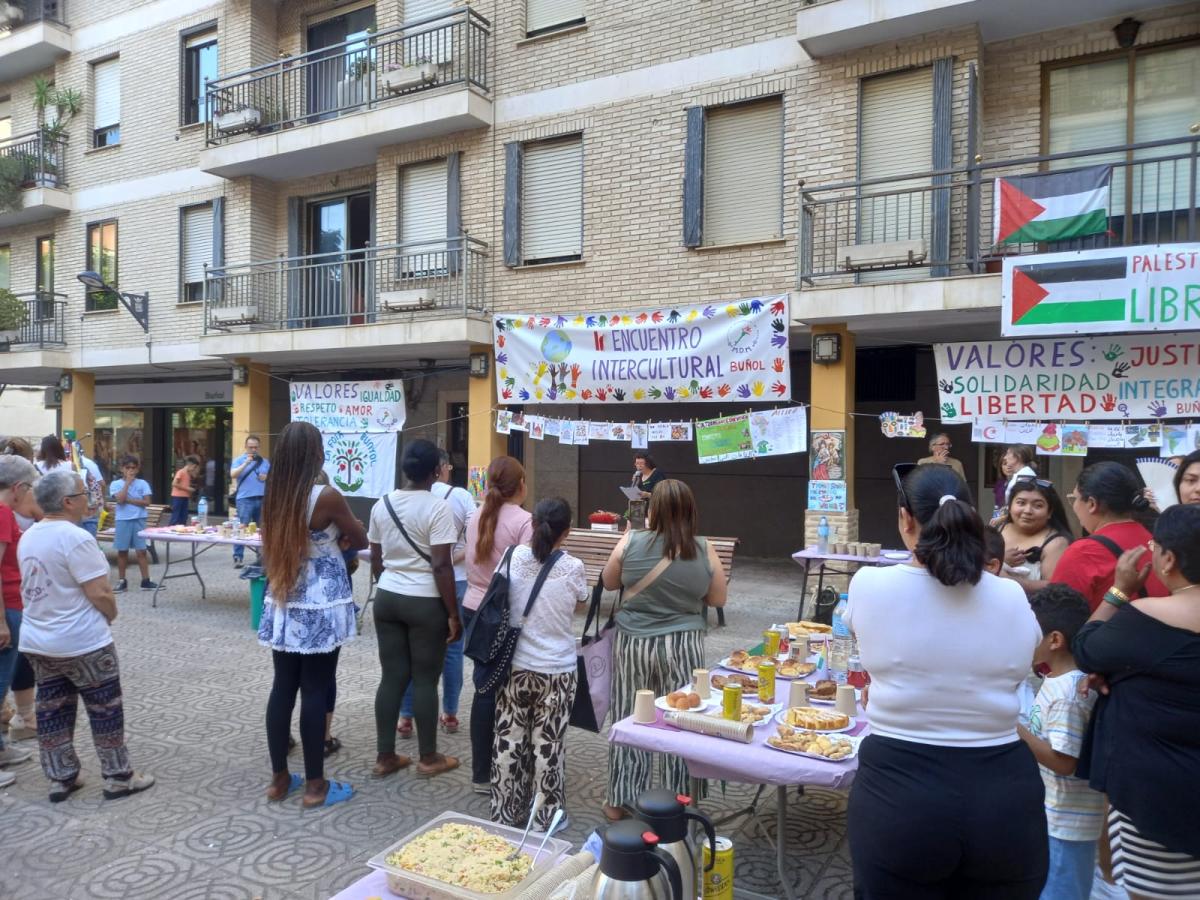 Éxito absoluto del II Encuentro Intercultural del Movimiento Democrático de Mujeres organizado el pasado viernes en la Playa Layana de Buñol