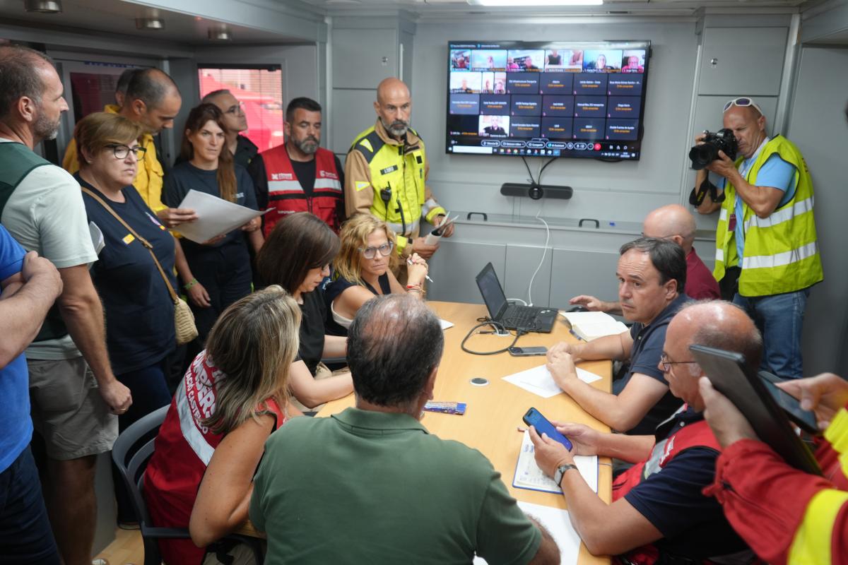 La Generalitat Valenciana mantiene las medidas de confinamiento y evacuación establecidas en los municipios afectados por el incendio forestal de la Vall d’Uixó