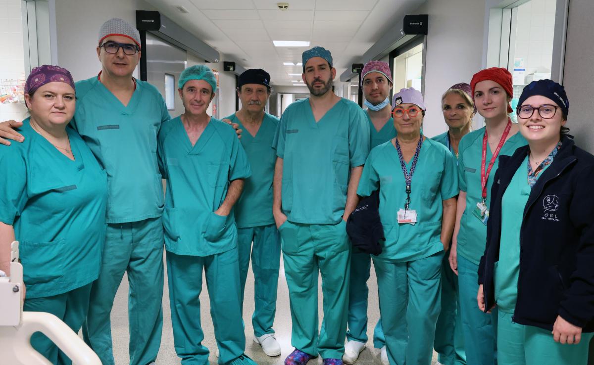 El Hospital La Fe realiza su primer implante auditivo en el tronco cerebral para romper el aislamiento acústico total