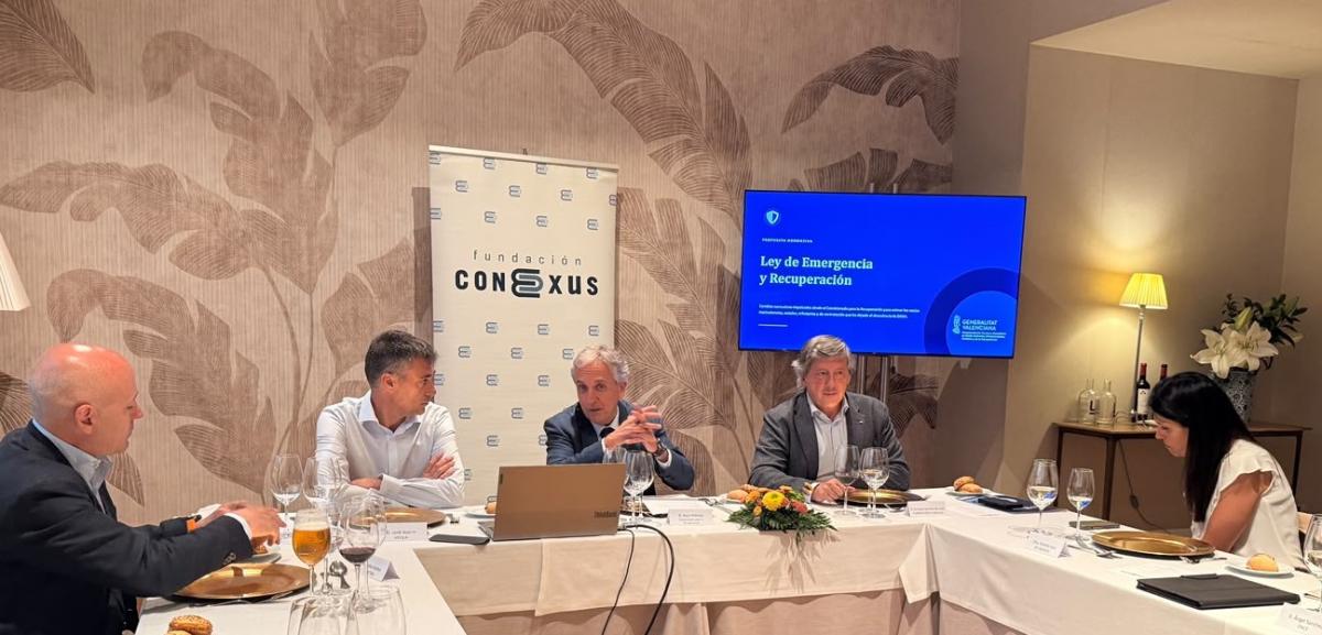 El comisionado para la Recuperación presenta en Madrid la estrategia de la Generalitat para ganar resiliencia ante futuras catástrofes y pide cambios normativos en contratación y emergencias