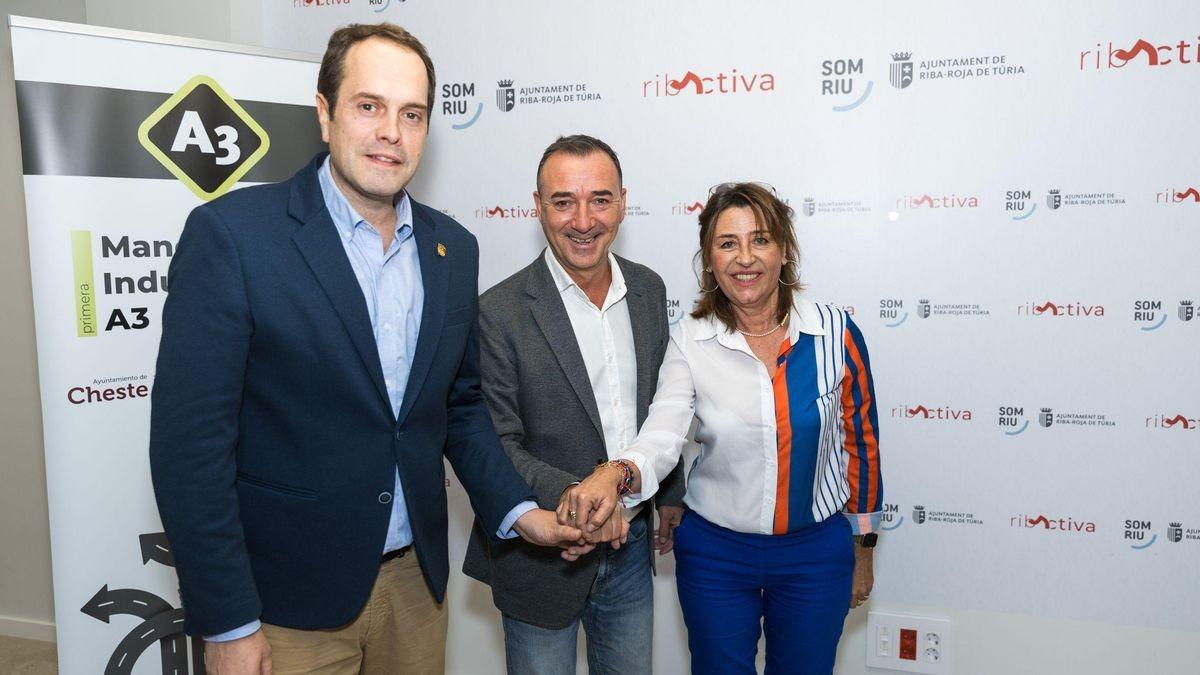 Cheste, Loriguilla y Riba-roja celebran la licitación de la radial que unirá la A-3 con la A-7