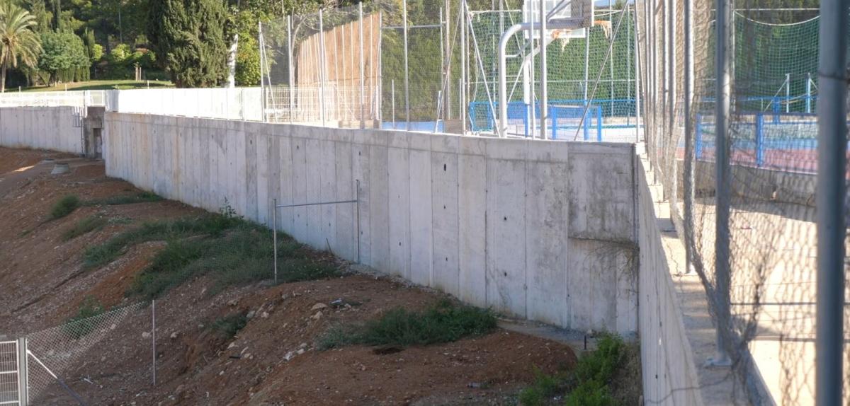 Chiva blinda el entorno del polideportivo contra futuras inundaciones con la finalización de las obras posDANA
