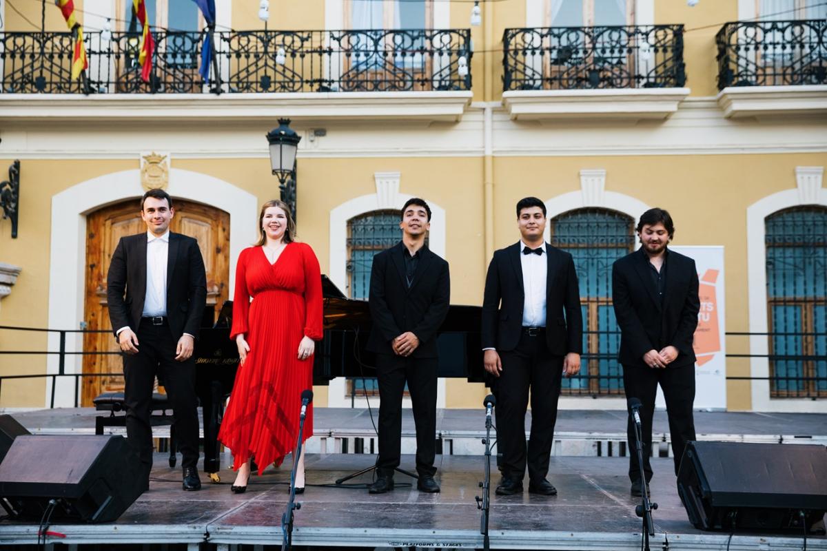 El Centre de Perfeccionament de Les Arts brilla en las Serenatas 2026 de Cheste