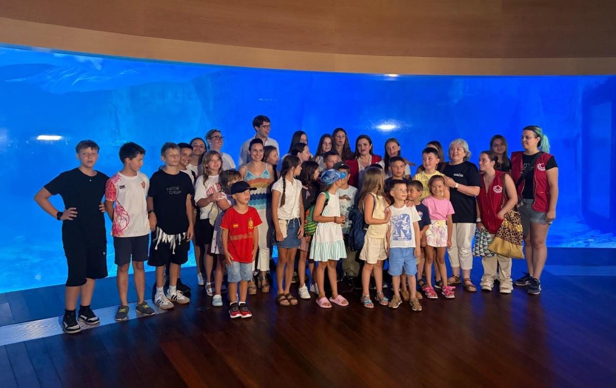 Albalat valora la solidaridad de las familias valencianas de la Fundación Juntos por la Vida que han acogido a 36 menores ucranianos este verano