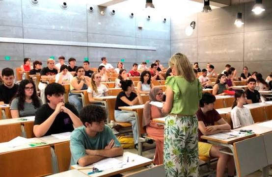 Cerca de 6.000 estudiantes se examinan desde este martes en la convocatoria extraordinaria de la PAU en la Comunitat Valenciana