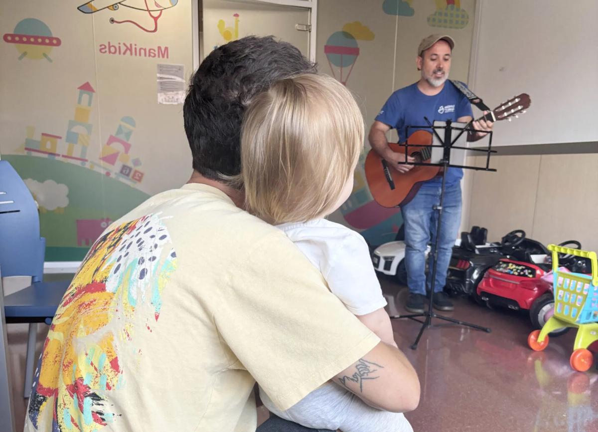 Manises incorpora música en la planta de Pediatría