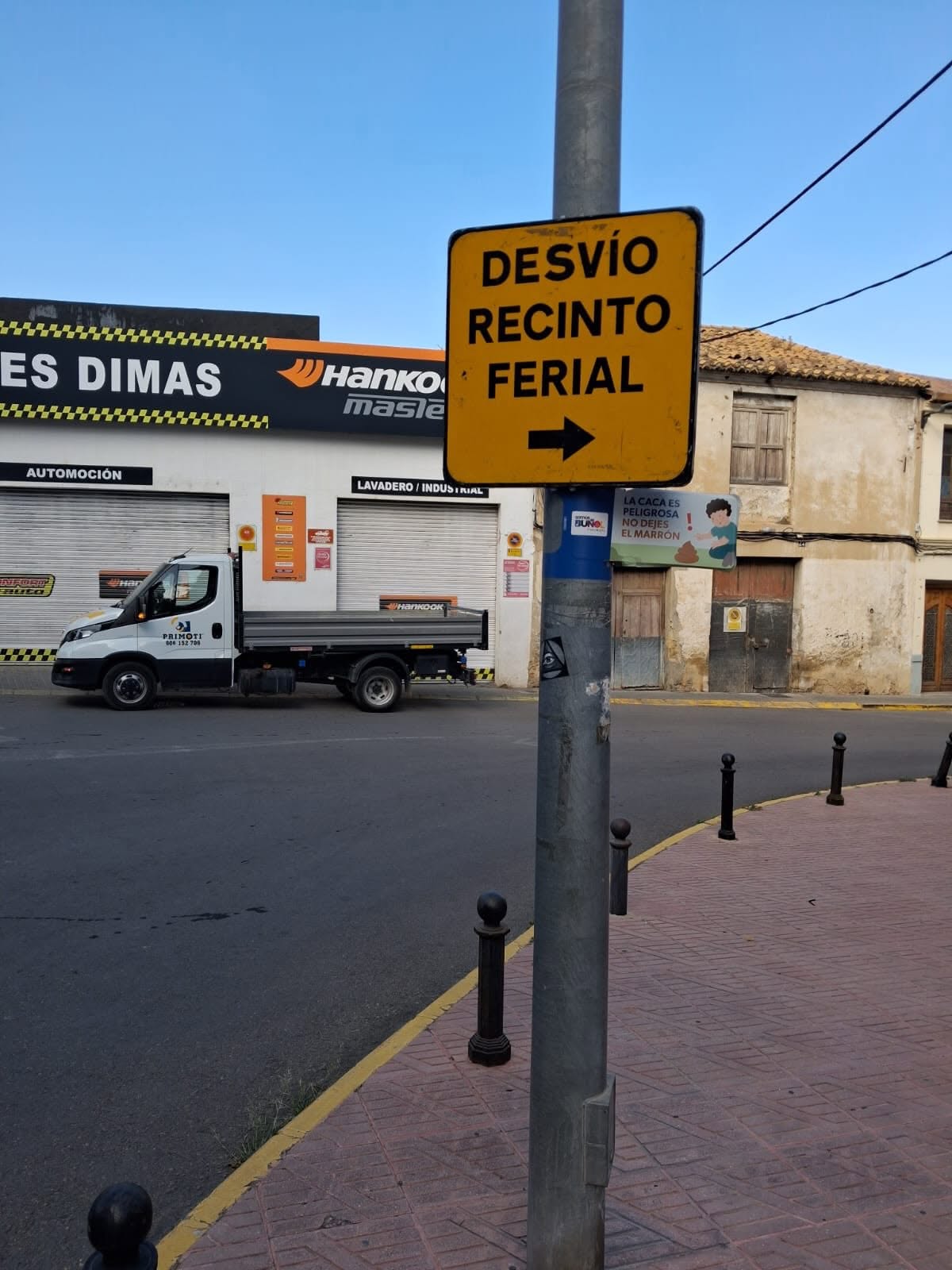 COMUNICADO ESTACIONAMIENTOS PROHIBIDOS Y CAMBIOS DE DIRECCIÓN EN LAS CALLES POR LA FERIA Y FIESTAS